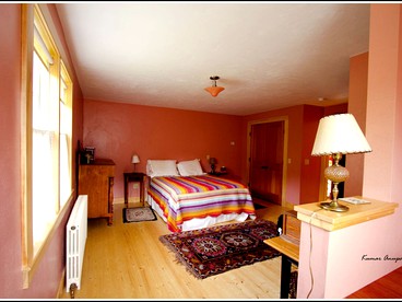 Idyllic Cottage Rental near Mount Mansfield State Forest, Vermont - Hardwick, Vermont - glamping.directory