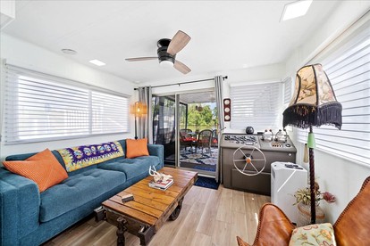 Picturesque Houseboat with Private Porch and Modern Interior in Florida - Merritt Island, Florida - glamping.directory