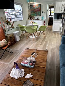 Picturesque Houseboat with Private Porch and Modern Interior in Florida - Merritt Island, Florida - glamping.directory