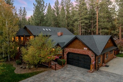 Charming Cabin with Hot-tub and Fireplace in Big Bear Lake, California - Big Bear Lake, California - glamping.directory