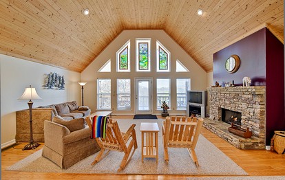 Beautiful Luxury Cabin Rental with Amazing Views next to the Tuckasegee River, NC - Bryson City, North Carolina - glamping.directory