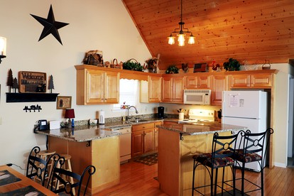 Beautiful Luxury Cabin Rental with Amazing Views next to the Tuckasegee River, NC - Bryson City, North Carolina - glamping.directory