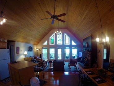 Beautiful Luxury Cabin Rental with Amazing Views next to the Tuckasegee River, NC - Bryson City, North Carolina - glamping.directory