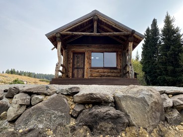 Trapper's Cabin on Firetower Ranch in Ennis, MT - glamping.directory