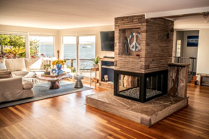 Bayfront Beach House in Morro Bay, CA - Morro Bay, California - glamping.directory