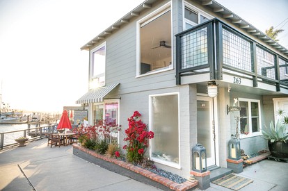 Bayfront Beach House in Morro Bay, CA - glamping.directory