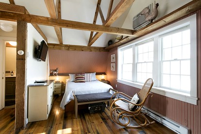 Modern and Chic Cottage Rental with Private Garden in Woodstock - Woodstock, New York - glamping.directory