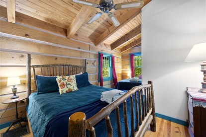 Beautiful Rustic Cabin Surrounded by Nature with Incredible Views and a Wrap-Around Deck for an Amazing Glamping Experience in Marshall, NC - Marshall, North Carolina - glamping.directory