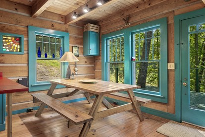 Beautiful Rustic Cabin Surrounded by Nature with Incredible Views and a Wrap-Around Deck for an Amazing Glamping Experience in Marshall, NC - Marshall, North Carolina - glamping.directory