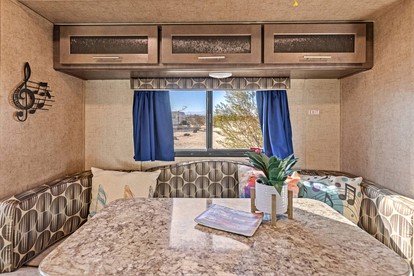 Lovely Caravan Ideal for a Glamping Getaway in the Desert of Joshua Tree in California - Joshua Tree, California - glamping.directory