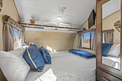 Lovely Caravan Ideal for a Glamping Getaway in the Desert of Joshua Tree in California - Joshua Tree, California - glamping.directory