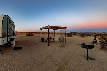 Lovely Caravan Ideal for a Glamping Getaway in the Desert of Joshua Tree in California - Joshua Tree, California - glamping.directory