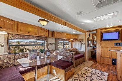 Lovely Caravan Ideal for a Glamping Getaway in the Desert of Joshua Tree in California - Joshua Tree, California - glamping.directory