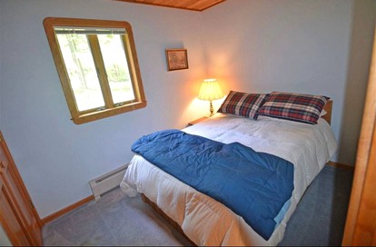 Spacious Okemo Cabin for a Weekend Getaway in Vermont - Ludlow, Vermont - glamping.directory