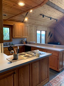 Spacious Okemo Cabin for a Weekend Getaway in Vermont - Ludlow, Vermont - glamping.directory