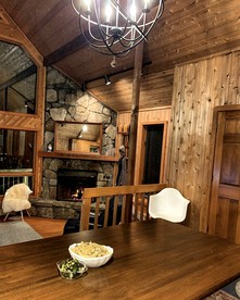 Spacious Okemo Cabin for a Weekend Getaway in Vermont - Ludlow, Vermont - glamping.directory