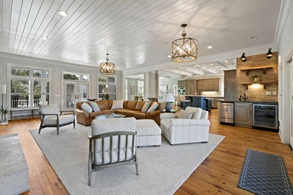 Cheerful Beach House with Swimming Pool in Georgetown, South Carolina - Georgetown, South Carolina - glamping.directory