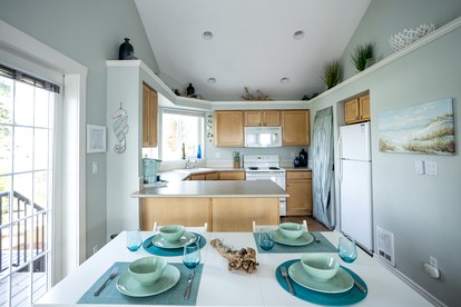 Picturesque Lofted Cottage with Tiny Deck and BBQ Near the Coast in Washington - Blaine, Washington - glamping.directory