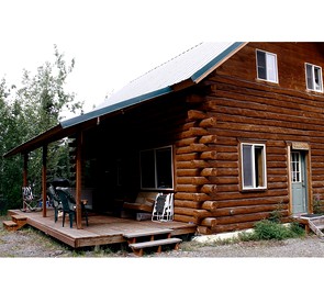 Cozy Family-Friendly Log Cabin for a Fishing Getaway in Soldotna, Alaska - glamping.directory