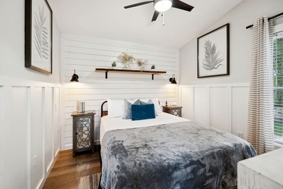 Exquisite Cabin with Stunning Interior, Outdoor Deck and Hot-Tub in Tennessee - Tracy City, Tennessee - glamping.directory