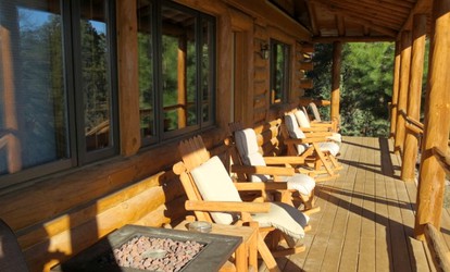 Beautiful Log Cabin with Hot Tub and Mountain Views for Getaway near Flagstaff - Prescott, Arizona - glamping.directory