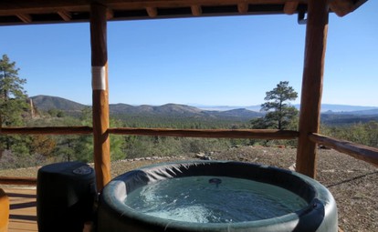 Beautiful Log Cabin with Hot Tub and Mountain Views for Getaway near Flagstaff - Prescott, Arizona - glamping.directory