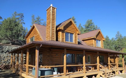 Beautiful Log Cabin with Hot Tub and Mountain Views for Getaway near Flagstaff - glamping.directory