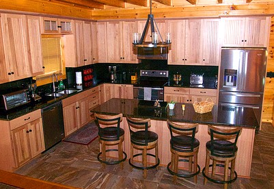 Luxurious Log Cabin Getaway with a Hot Tub in Dobson, North Carolina - Dobson, North Carolina - glamping.directory