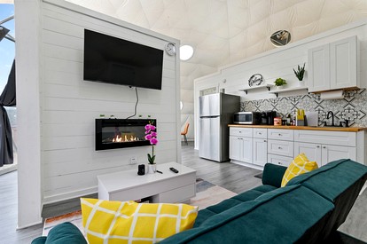 Peaceful Forest Dome Retreat with Hot Tub & Private Deck in Broken Bow, Oklahoma - Broken Bow, Oklahoma - glamping.directory
