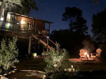 Fantastic Tree House Rental for Texas Romantic Getaways - Willis, Texas - glamping.directory
