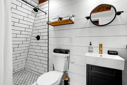 Intimate Private A-Frame with Spa and Beautiful Outdoor Living in Georgia - Blue Ridge, Georgia - glamping.directory