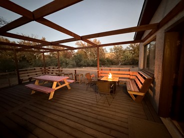 Cozy Creekside Cottage with Deck and Fire Pit in Camp Verde, Arizona - Camp Verde, Arizona - glamping.directory
