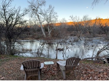 Cozy Creekside Cottage with Deck and Fire Pit in Camp Verde, Arizona - Camp Verde, Arizona - glamping.directory