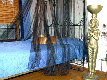 Lodge Room for 2-3 people - Geyserville, California - glamping.directory