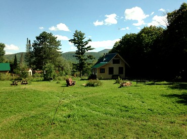 Delightful Guest House Cabin in the Adirondacks - North River, New York - glamping.directory