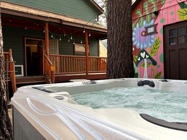 Beautiful Modern Cabin in with Fire Pit and Hot Tub, the Perfect Base for Outdoor Adventures in Big Bear, California - Big Bear, California - glamping.directory