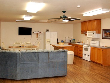 Lakefront Cabin Getaway with Firepit near Ozark National Forest in Scranton, Arkansas - Scranton, Arkansas - glamping.directory