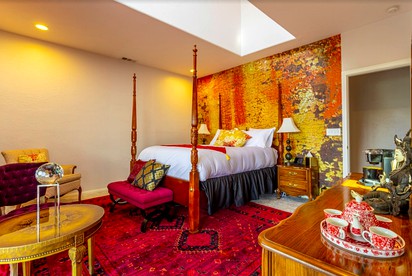 Romantic Lakeside Suite with Panoramic Views in a San Diego Retreat - glamping.directory