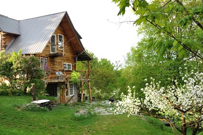 Breathtaking Year-Round Views from Luxury Cabin on New York-Vermont Border - Rupert, Vermont - glamping.directory