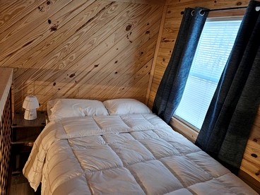 Elevated Cottage Nestled in Nature and near the New River in Draper, Virginia, Perfect for a Weekend Escape - Pulaski County, Virginia - glamping.directory