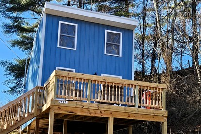 Elevated Cottage Nestled in Nature and near the New River in Draper, Virginia, Perfect for a Weekend Escape - glamping.directory