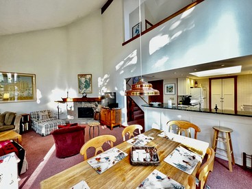 Spectacular Cottage with Swimming Pool and Foosball in Stratton, Vermont - Stratton, Vermont - glamping.directory
