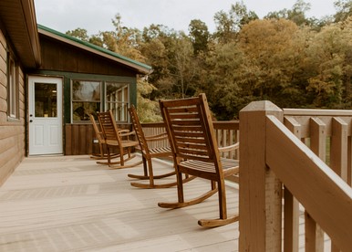16 Guests | Ponds | Hot Tub | Game Room | Trails in Sarahsville - Sarahsville, Ohio - glamping.directory