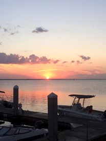Beautiful Waterfront Cottage for a Peaceful Romantic Escape in Micco, Florida - Micco, Florida - glamping.directory