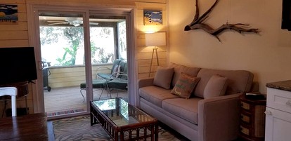 Beautiful Waterfront Cottage for a Peaceful Romantic Escape in Micco, Florida - Micco, Florida - glamping.directory