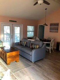 Beautiful Waterfront Cottage for a Peaceful Romantic Escape in Micco, Florida - Micco, Florida - glamping.directory