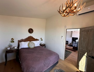 Peaceful Cottage Retreat with Incredible Views in the Hills near Leakey, Texas - Leakey, Texas - glamping.directory