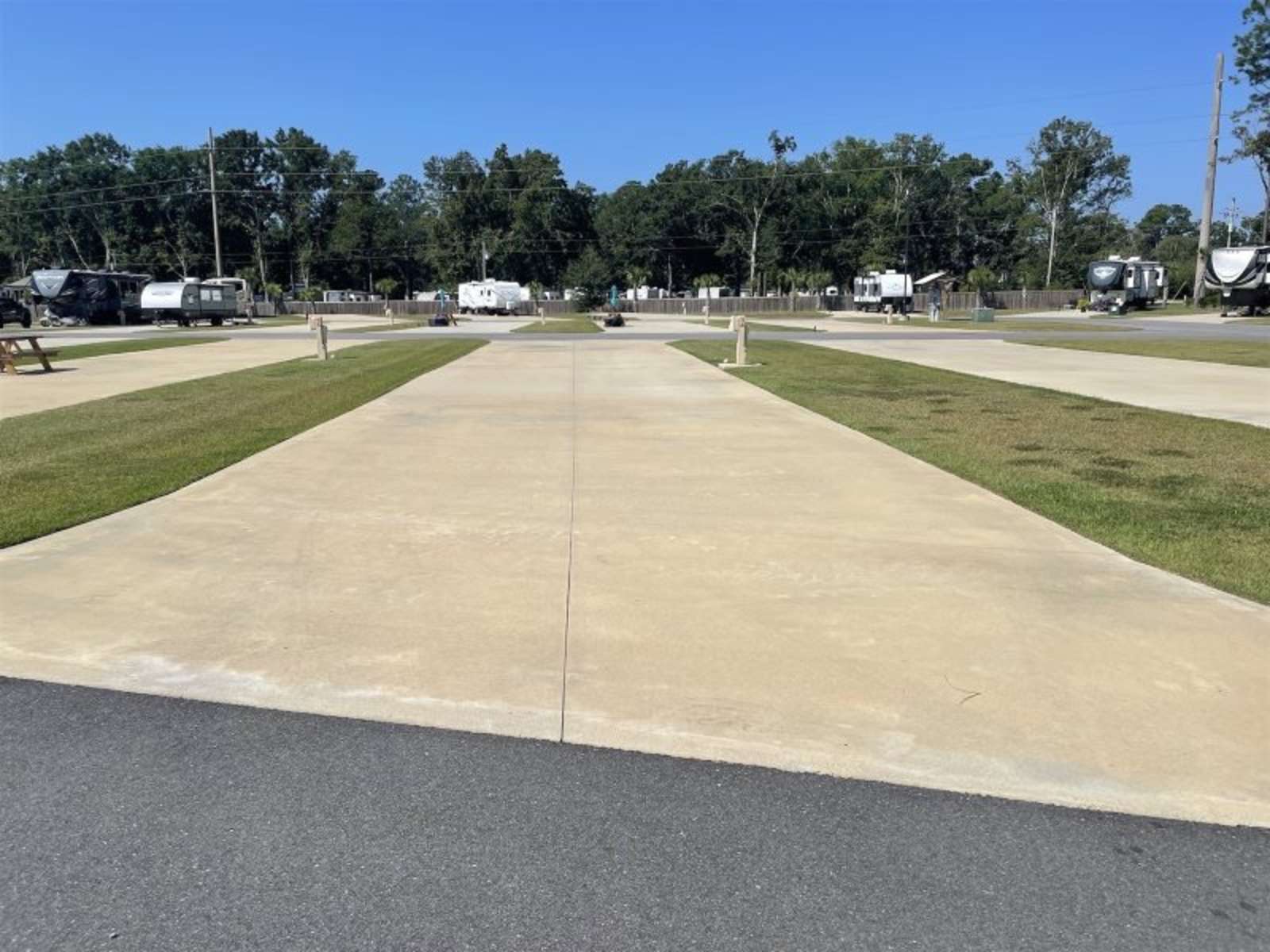 Whispering Pines RV Resort ALABAMA - Gulf Shores, Alabama - glamping.directory