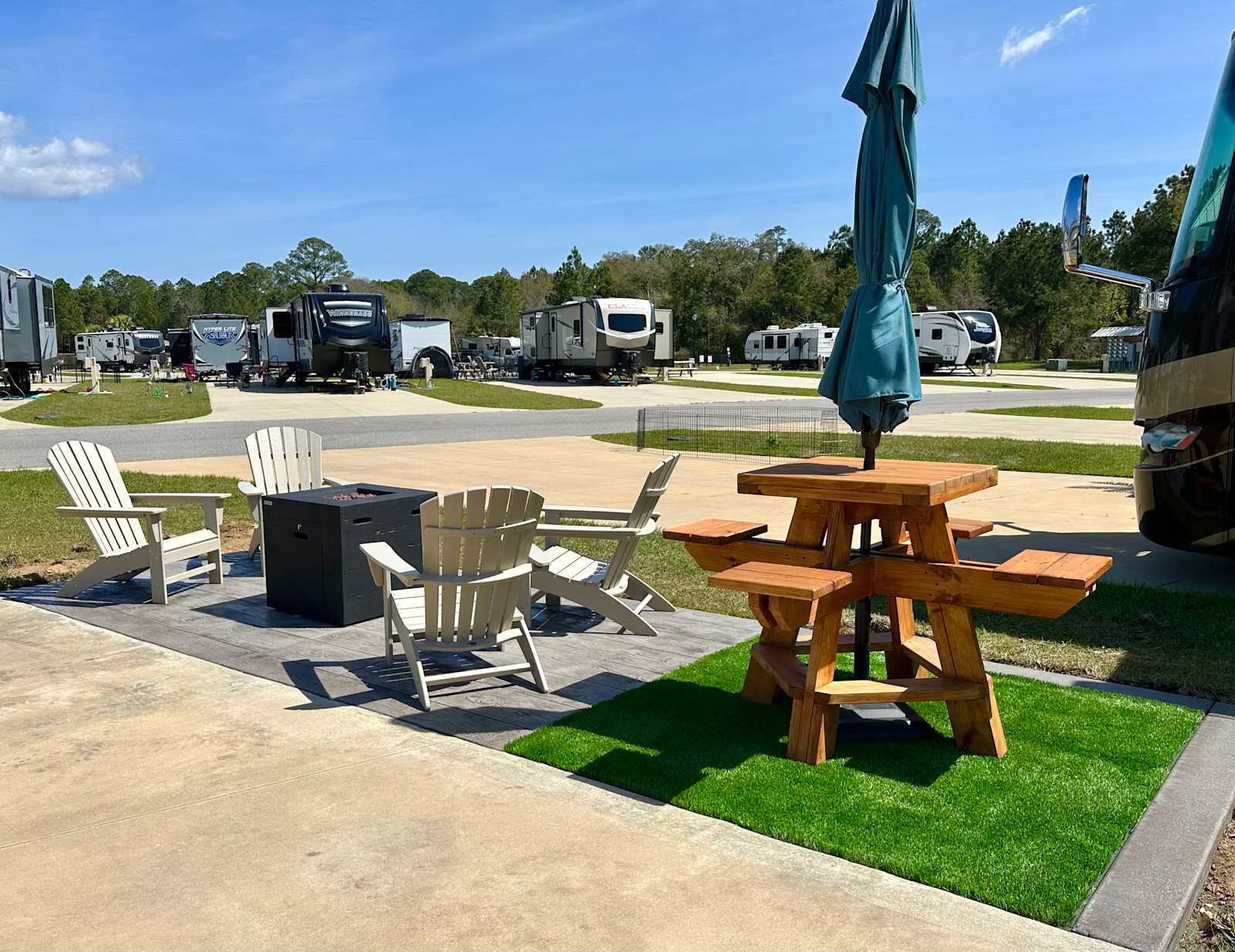 Whispering Pines RV Resort ALABAMA - Gulf Shores, Alabama - glamping.directory