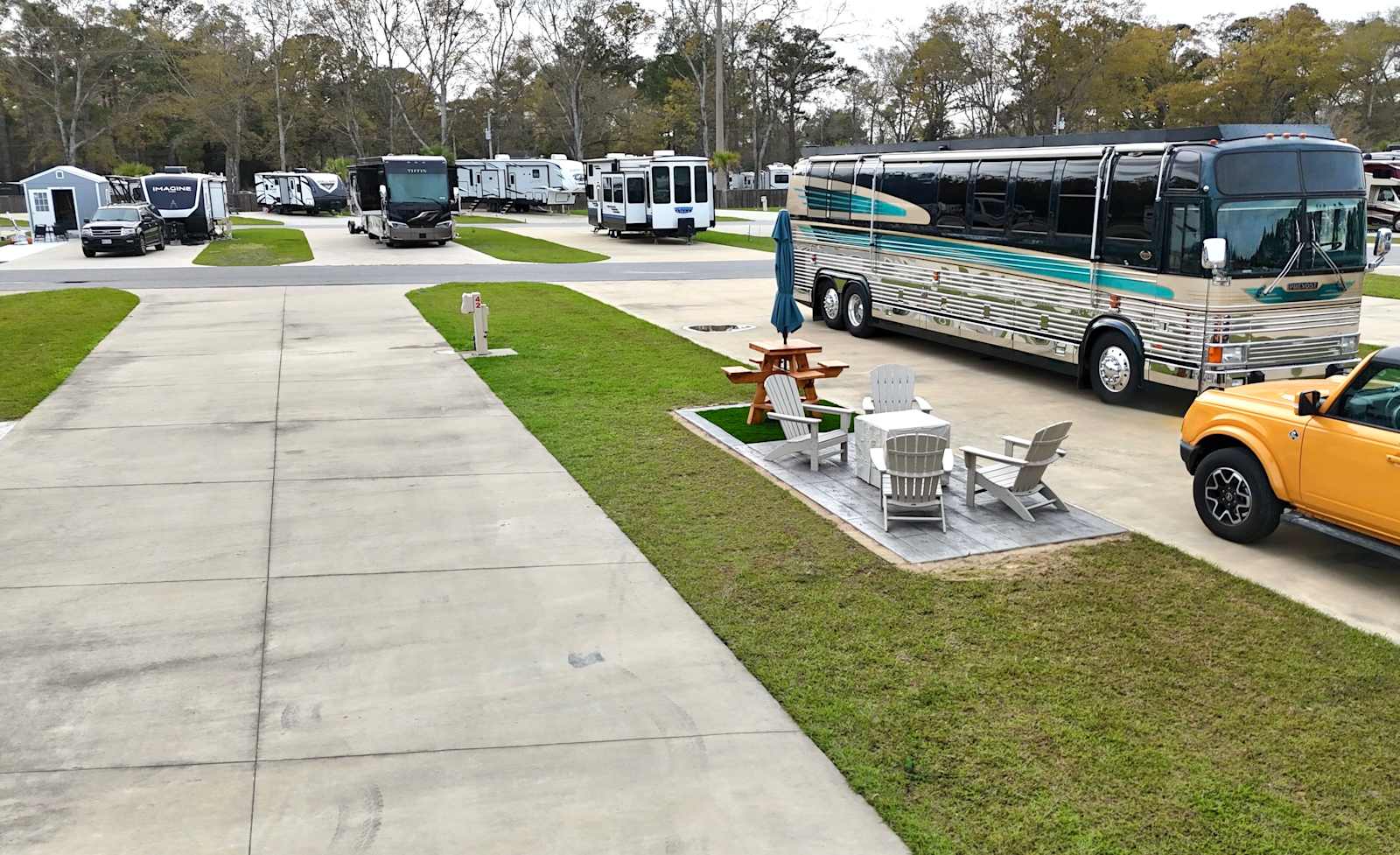 Whispering Pines RV Resort ALABAMA - Gulf Shores, Alabama - glamping.directory